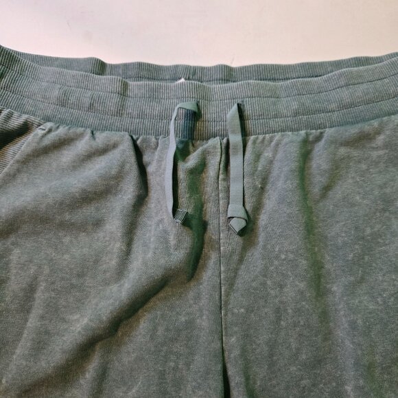 All in Motion shorts women Medium green drawstring pockets athletic - Picture 3 of 6